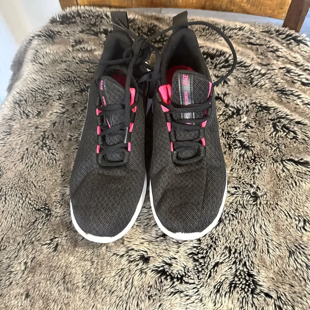 Nike Renew Rival Black and Pink Sneakers, size 6
